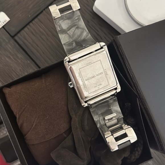 Michael Kors mk 4238 python silver gunmetal watch - Picture 3 of 3